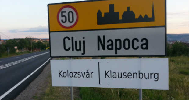Magyar-német helységnévtáblát tettek Kolozsvár bejáratához