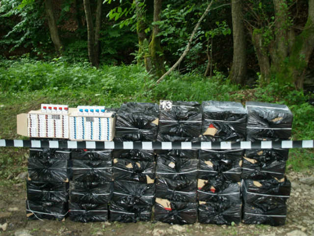 csempeszett cigaretta 01