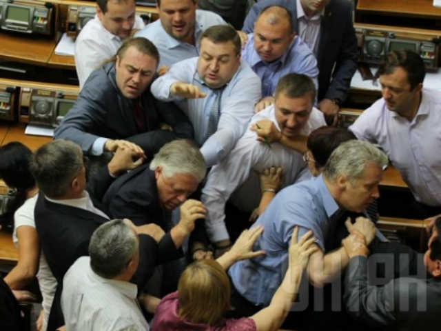 dulakodas parlament 01