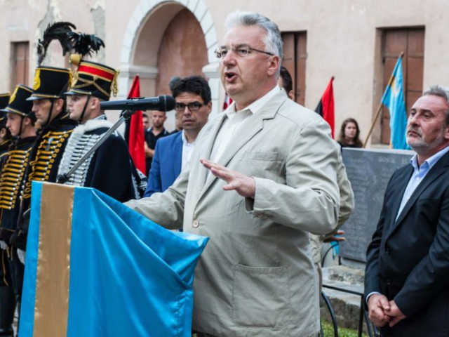 szekely zaszlok Kezdi