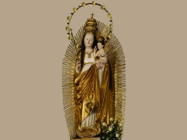 Maria-szobor Csiksomlyo 001