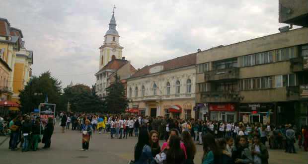 Flashmob Beregszászban a keleti fronton harcolókért