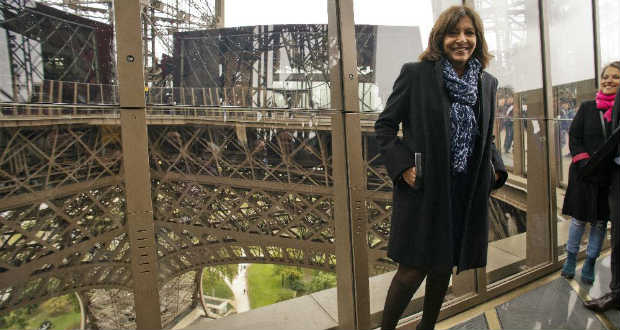 Beüvegezték az Eiffel-torony első szintjét