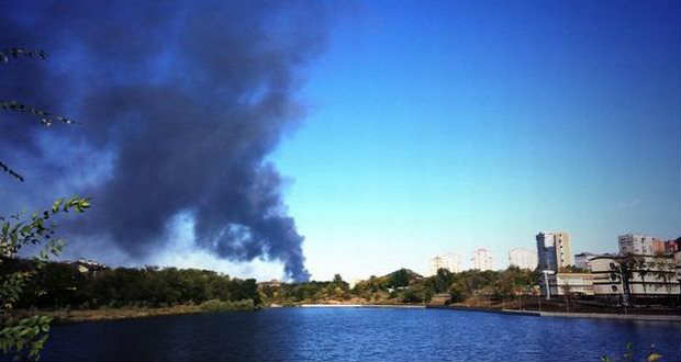 A szakadárok lakóházakat lőnek Donyeck megyében