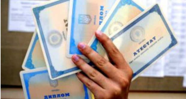 Hány diploma jár ingyen?