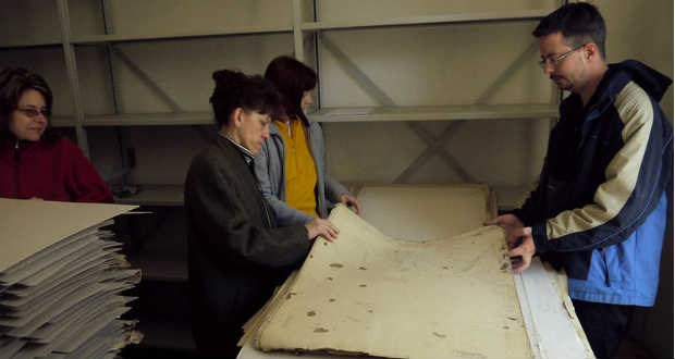 Szakmai segítség a beregszászi levéltárnak