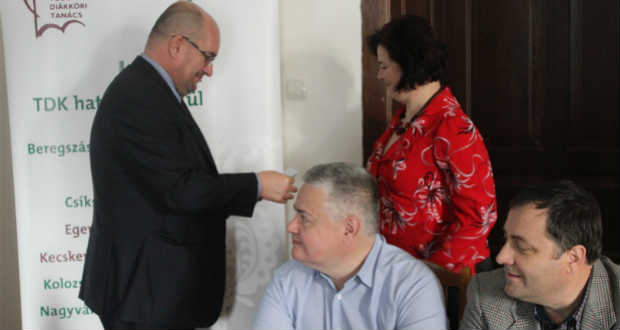 Honosítási ösztöndíjak átadása a „GENIUS” Jótékonysági Alapítvány által