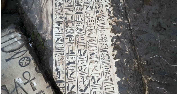 Több ezer éves templomot fedeztek fel a házuk közelében illegálisan kutató kairóiak