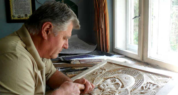 Kárpátaljáról jöttem, mesterségem címere: fafaragó