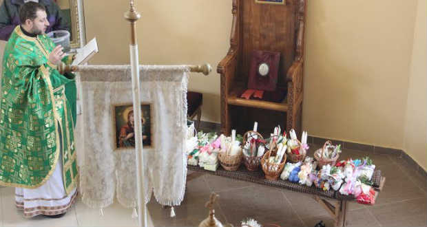 Kárpátalja ma: gyertyaszentelés Nagybégányban