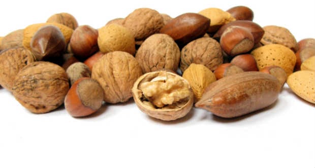 Miért hasznos a dió, a földimogyoró és a napraforgómag?