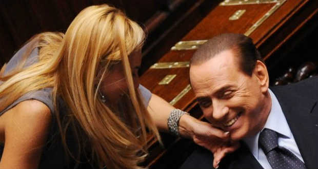 Az olasz sajtó közölte Silvio Berlusconi lehallgatott telefonbeszélgetéseit