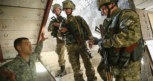 A brit kiképzők megkezdték az ukrán katonák felkészítését