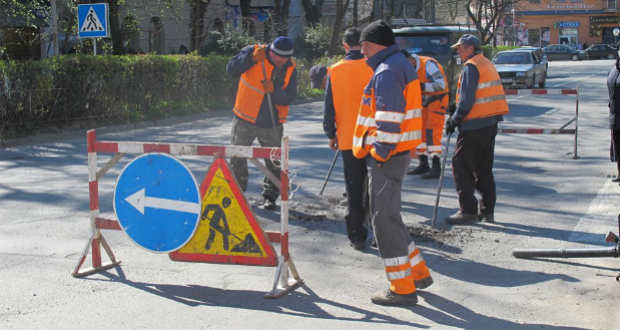 Kárpátalja ma: útjavítás Beregszászban