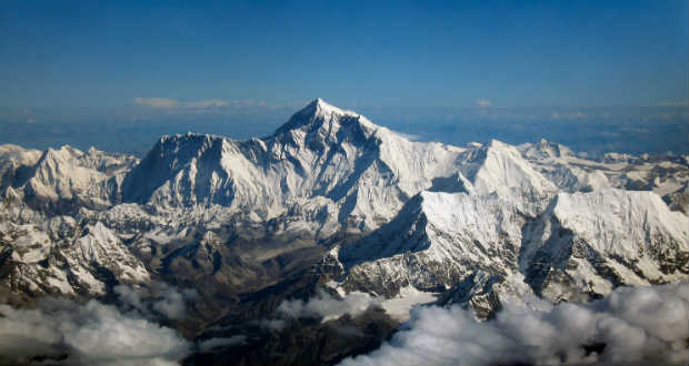 Több mint nyolc tonna szemetet gyűjtöttek össze a Mount Everest kínai oldalán