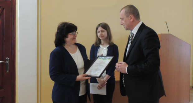 Ülésezett a városi tanács. Karádi-emlékdíjat kapott a Kossuth Lajos Középiskola diákja