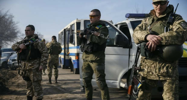 Szakadárok rálőttek egy katonai mentőautóra az orosz határnál