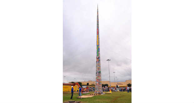 A világ legmagasabb legótornyát építették fel Milánóban