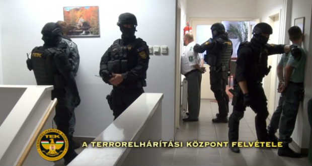 Cigarettacsempészet támogatásával gyanúsítanak pénzügyőröket