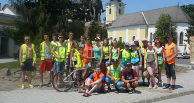 „Te-Kérj” kerékpártúrán a tóháti KRISZ-es ifjúság