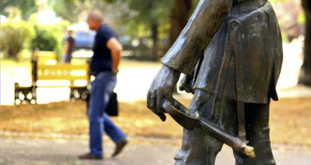 Elfogták az ungvári Petőfi-szobor megrongálóját