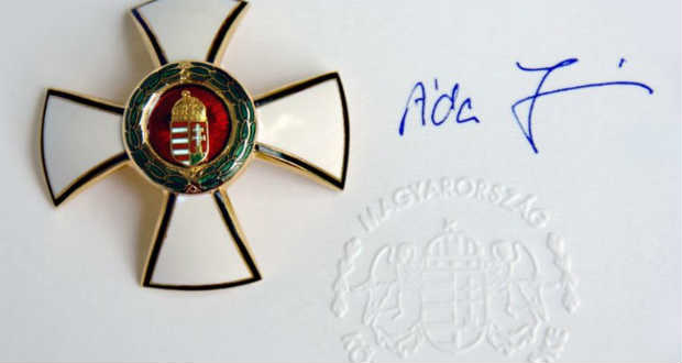 Neves felvidéki magyar közéleti személyiségeket tüntetett ki