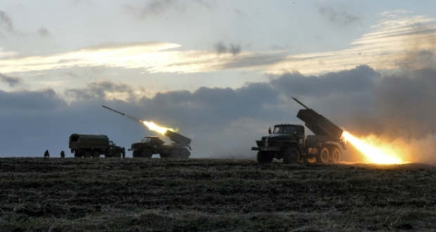 Továbbra is feszült a helyzet Donyeckben: nincs víz, Avgyijivkából evakuálják a civileket