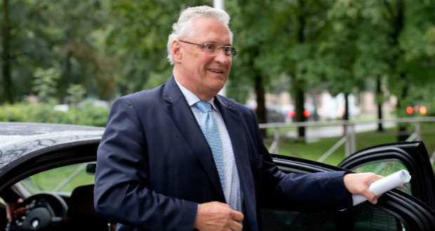 „Elfogadhatatlan, hogy Németország egyedül viseli a terheket”