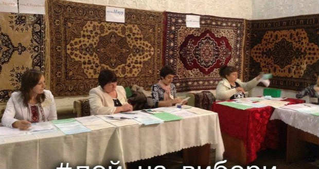 Így tettek otthonossá egy szavazóhelyiséget a Nagyszőlősi járásban