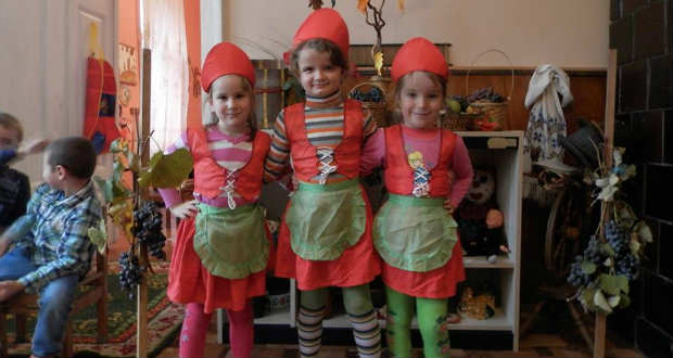 Kárpátalja ma: csőszleányok Beregsomban