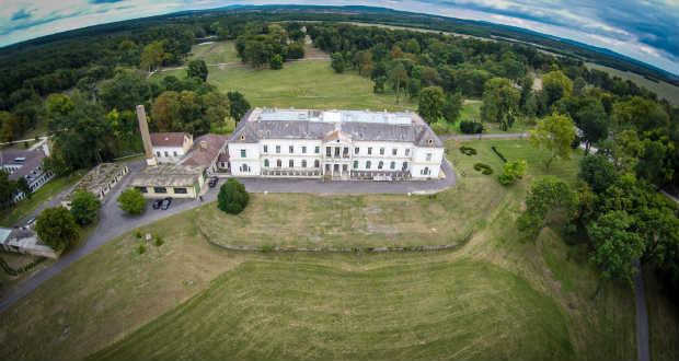 Megújult Magyarország egyik legszebb angolparkja