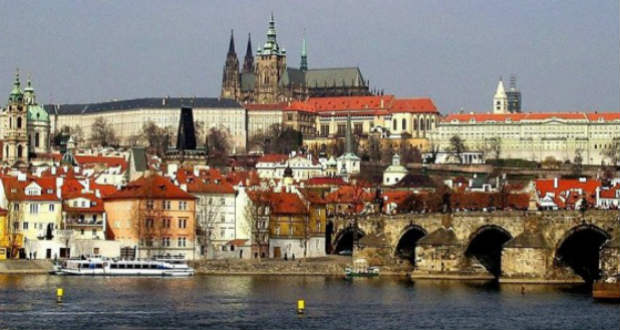 Gyorsított eljárásban kapnak munkavállalási engedélyt ukrán szakértők Csehországban