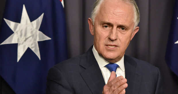 Senkit nem ütnek többé lovaggá Ausztráliában