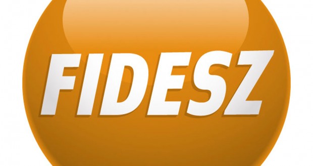 A Fidesz-KDNP ötvenhárom százalékát szerezte meg a voksoknak az EP-választáson