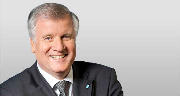 Seehofer: az idén vissza kell vonni az Oroszország elleni szankciókat