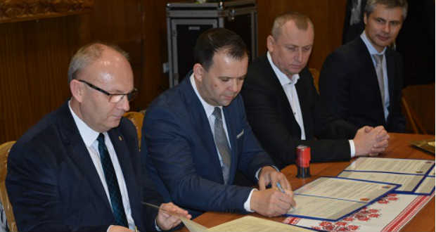 Együttműködési megállapodást kötött Vásárosnamény Nagykapossal és Beregszásszal
