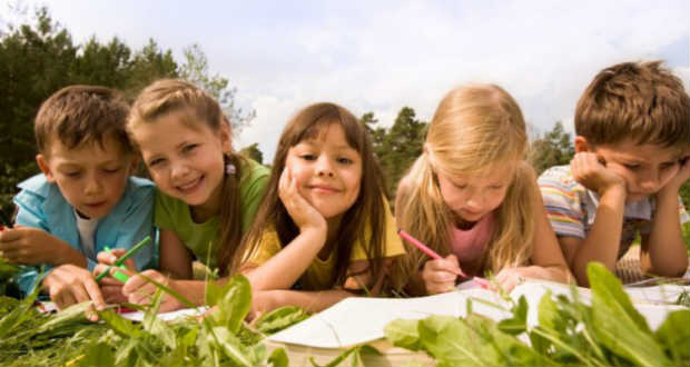 Hamisítják az Artek gyerektáborhoz szükséges okmányokat