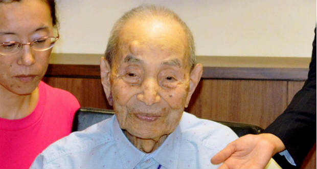 Elhunyt a világ legidősebb férfija – szerinte ez volt hosszú életének a titka