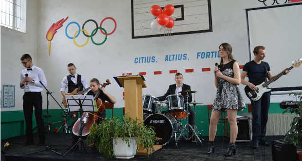 Táncoló tóháti talpak