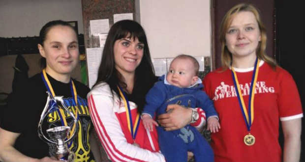 Aranyérmekkel tértek haza a kárpátaljai erőemelők