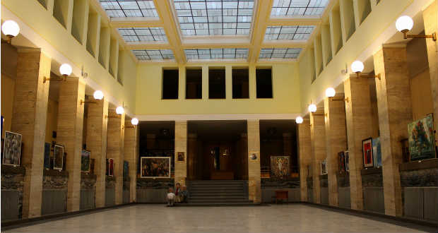 Kiállítás nyílt a megyei közigazgatási hivatal előcsarnokában