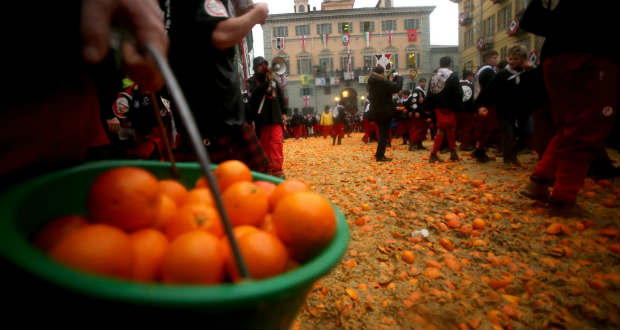 Kitört a narancsháború Velencében