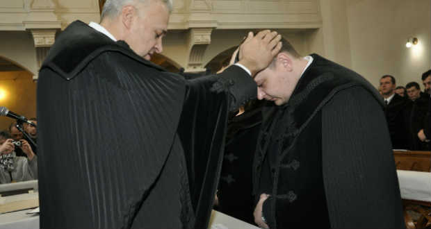 „Ha az Úr nem építi a házat, hiába fáradoznak az építők” – ünnepi közgyűlés a Kárpátaljai Református Egyházban