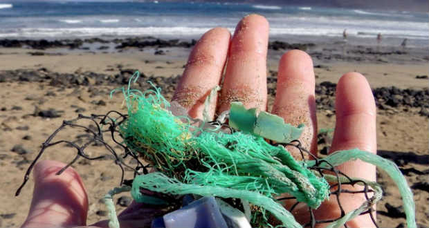 Vízen úszó szemetessel tisztítanák meg a világ óceánjait