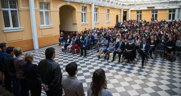 Öreg diák nem vén diák – United-koncerttel ünnepeltek a Rákóczi-főiskola egykori hallgatói