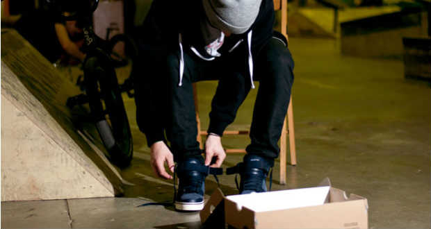 Ha a boltban nem akarják visszafizetni a gyártáshibás cipő árát