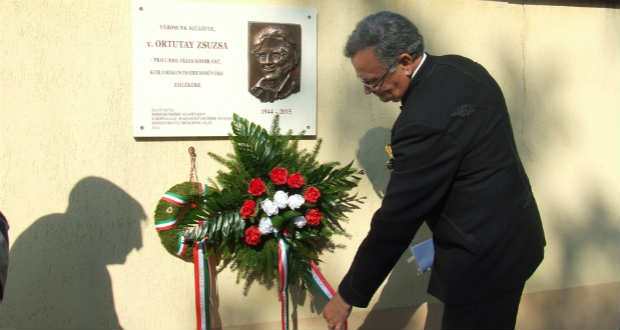 Emléktáblát avattak Ortutay Zsuzsa tiszteletére Beregszászban