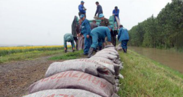 Halálos áldozatokat is követelt a romániai árvíz