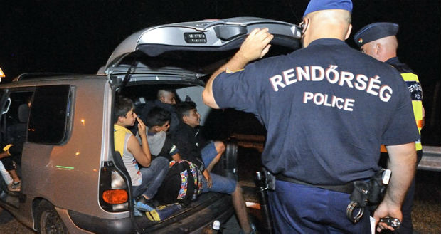 Embercsempész szervezetet számolt fel egy magyar-szlovák nyomozócsoport