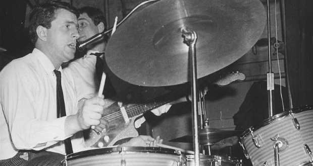 Elhunyt Körmendi János, az Illés zenekar egykori dobosa